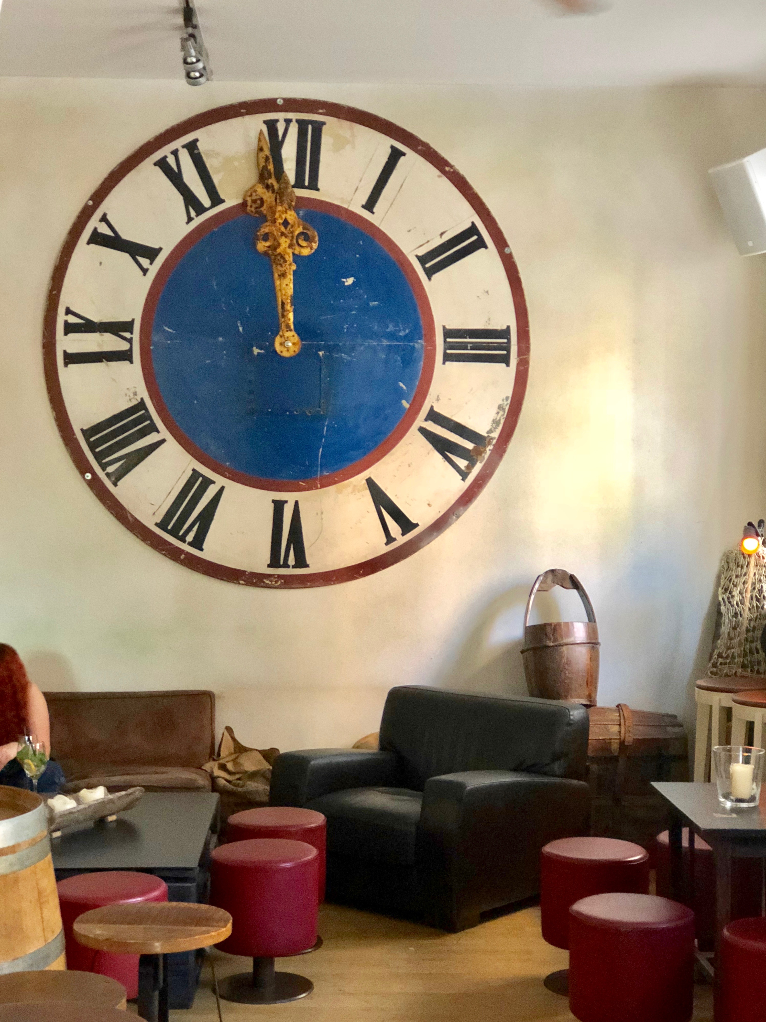 Mezzanotte italian winebar in Munich quatrefleurs.de