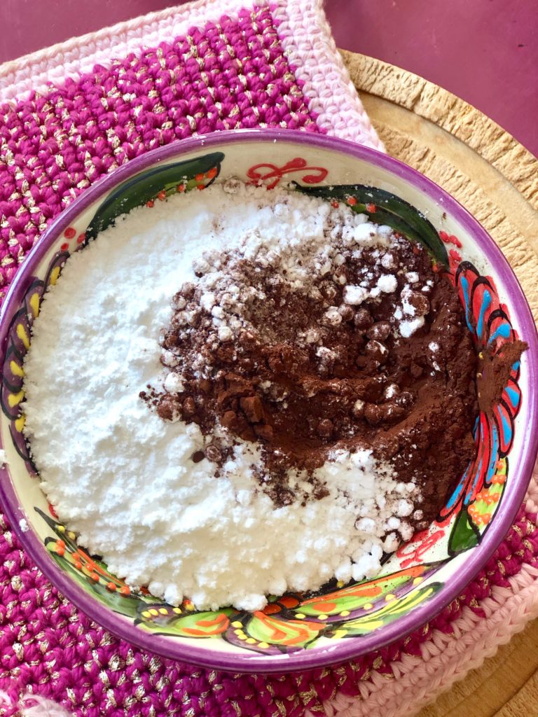 Chocolate-spread-creamy-nutty_icingsugar-and-cocoa