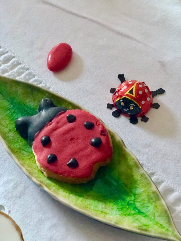 Ladybug-make-a-wish...cookiesonplate